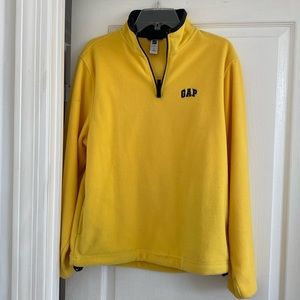 GAP Logo Yellow Sweatshirt. Quarter Zipped. Two pockets in front. S